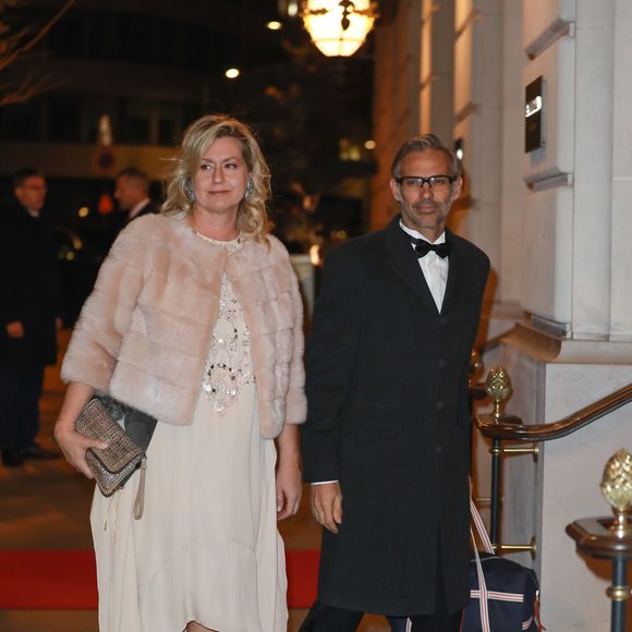 Paul Belmondo et Luana Belmondo arrivent à la 25ème édition du bal des débutantes à l'hôtel The Peninsula à Paris le 25 novembre 2017.©Agence / Bestimage