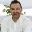 Cyril Lignac publie des photos rares de sa compagne Déborah et de leur fils Léo