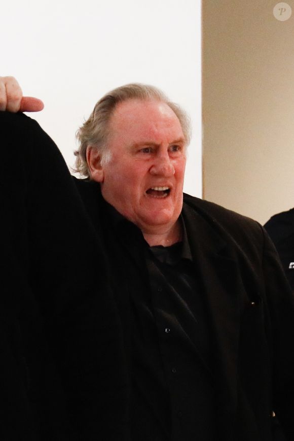 Gérard Depardieu - Interruption de séance au procès de Gérard Depardieu accusé d'avoir agressé sexuellement deux femmes en 2021 lors du tournage du film "Les volets verts" de Jean Becker.
Paris le 25 mars 2025.

© Perusseau / Clovis / Bestimage