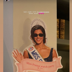 Elle a révélé avoir voté 30 fois pour Miss Tahiti.

Capture Instagram Iris Mittenaere