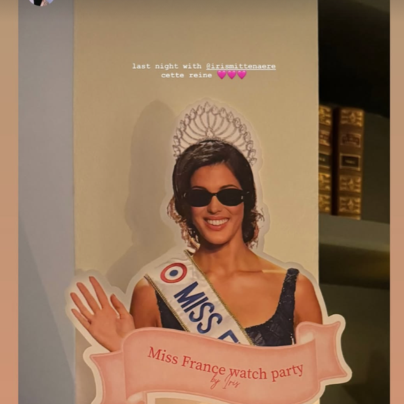 Elle a révélé avoir voté 30 fois pour Miss Tahiti.

Capture Instagram Iris Mittenaere