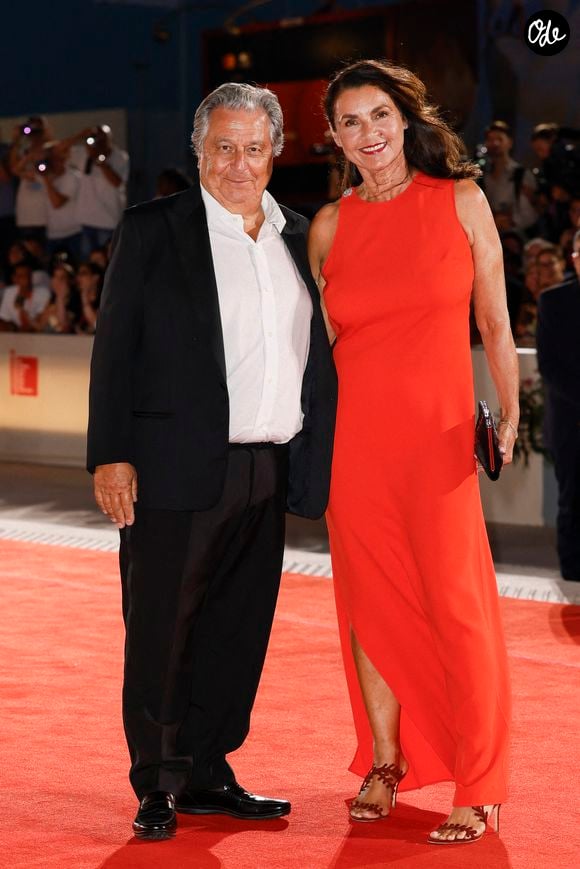 Christian Clavier et Isabelle de Araujo foulent le tapis rouge du "Filming Italy Award" lors de la 82e édition du Festival international du film de Venise, le 31 août 2025 à Venise, en Italie. Photo de Marco Piovanotto/Abaca