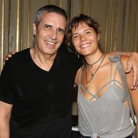 Julien Clerc, sa fille Vanille de nouveau en couple après n'avoir pas pu rester avec le père de son fils, artiste brésilien : "il était déraciné"