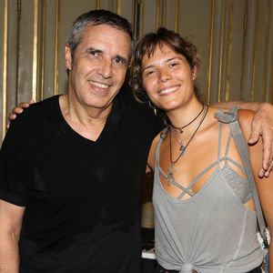 Interviewée par nos confrères de "Ouest-France", Vanille Clerc est maman d'un garçon prénommé Léon, fruit de son amour avec le brésilien Robinho Tavares, elle a confirmé leur rupture

Julien Clerc et Vanille attending au FNAC Live Festival 2017, Paris @Jerome Domine/ABACAPRESS.COM