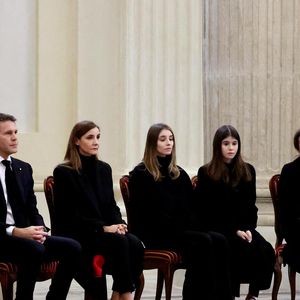 Marina Ricolfi-Doria, son fils, le prince Emmanuel-Philibert de Savoie, sa femme la princesse Clotilde Courau et leurs filles les princesses Vittoria et Luisa - Veillée funèbre du prince Victor-Emmanuel de Savoie, en l'Eglise de Sant'Uberto à Turin, en présence de sa veuve Marina Ricolfi-Doria, de son fils, le prince E-P. de Savoie avec sa femme la princesse Clotilde Courau et leurs filles les princesses Vittoria et Luisa, le 9 février 2024.
© Dominique Jacovides/Bestimage