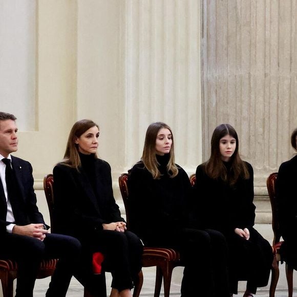 Marina Ricolfi-Doria, son fils, le prince Emmanuel-Philibert de Savoie, sa femme la princesse Clotilde Courau et leurs filles les princesses Vittoria et Luisa - Veillée funèbre du prince Victor-Emmanuel de Savoie, en l'Eglise de Sant'Uberto à Turin, en présence de sa veuve Marina Ricolfi-Doria, de son fils, le prince E-P. de Savoie avec sa femme la princesse Clotilde Courau et leurs filles les princesses Vittoria et Luisa, le 9 février 2024.
© Dominique Jacovides/Bestimage