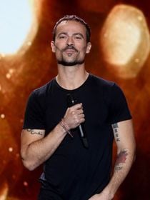 Damien Sargue installé avec sa femme et leur fille dans une région prisée de France où il mène "une vie normale"