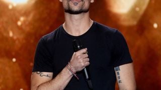 Damien Sargue installé avec sa femme et leur fille dans une région prisée de France où il mène "une vie normale"