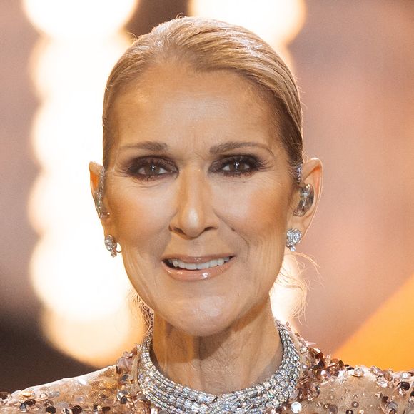 C'est une période bien triste pour le clan de Céline Dion car cela fait 9 ans que son mari René Angelil est mort. 

Concert de Celine Dion au défilé anniversaire Elie Saab "1001 Seasons of Elie Saab" à l'espace "The Venue" à Riyad, Arabie saoudite.
Celine Dion fait son grand retour sur sène depuis son éloignement du public à l’événement “1001 Seasons of Elie Saab”, organisé à l’espace The Venue à Riyad.
Elie Saab a célébré le 45ème anniversaire du créateur avec un défilé de 90 minutes de 300 pièces exclusives de la collection Riyadh Season Fall, inspirées des Mille et Une Nuits, avec une direction artistique signée C.Roitfeld. 
Parmi les performances, on a pu voir J.Lopez, Celine Dion, N.Ajram, Amr Diab et C.Cabello.

© Tiziano Da Silva / Bestimage