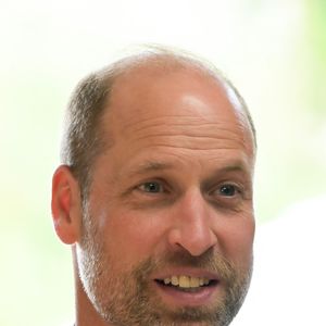 Le prince de Galles (le prince William) lors d'une visite au centre Apricot, à Dartington, près de Totnes, afin de découvrir comment cette structure est devenue une entreprise à la fois rentable et pionnière sur le plan environnemental, avec un chiffre d'affaires annuel de 1,3 million de livres sterling, tout en atteignant la neutralité carbone et en augmentant la biodiversité du site de 400 %. Photo prise le jeudi 18 juin 2026. © Hugh Hastings/PA Photo/Bestimage.