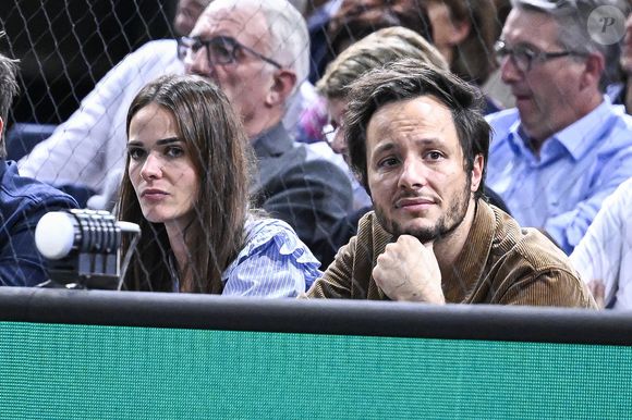 Le chanteur français Vianney Bureau et sa femme Catherine Robert lors du tournoi de tennis Rolex Paris Masters ATP Masters 1000 le 1er novembre 2023 à l'Accor Arena Bercy à Paris, France. Photo by Victor Joly/ABACAPRESS.COM