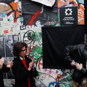 Ben Attal, Rachida Dati (ministre de la culture), Charlotte Gainsbourg lors de la cérémonie de dévoilement de la plaque "Maison des Illustres" de la Maison Gainsbourg à Paris, France, le 2 avril 2024. © Christophe Clovis/Bestimage