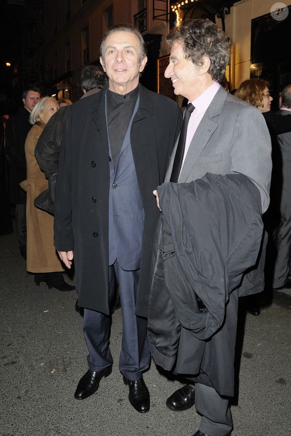 Roland Giraud et Jack Lang assistent à la répétition générale de la pièce de théâtre 'Une Journée Ordinaire' au théâtre des Bouffes Parisiens à Paris, France, le 7 février 2011. Photo Alban Wyters/ABACAPRESS.COM