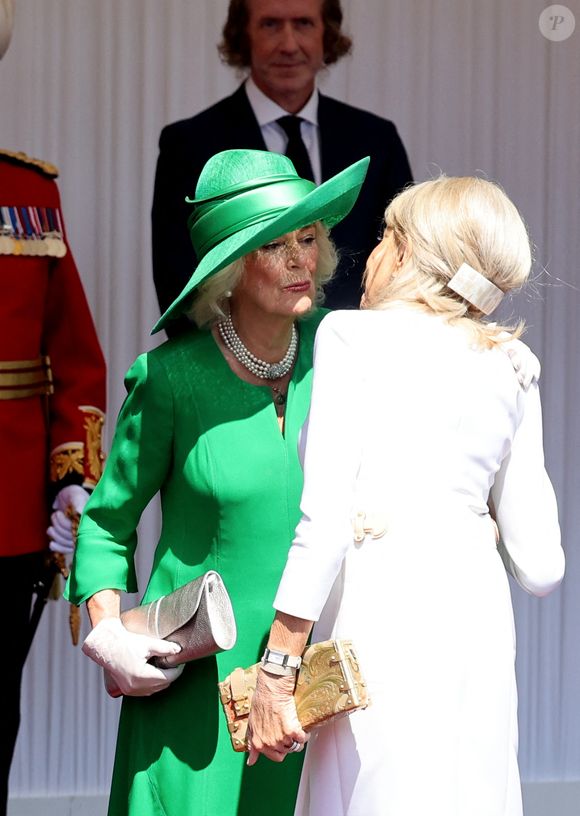 Le roi Charles III d'Angleterre, Camilla Parker Bowles, reine consort d'Angleterre, le prince William, prince de Galles, et Catherine (Kate) Middleton, princesse de Galles, accueillent le couple présidentiel français le président Emmanuel Macron et sa femme la Première Dame Brigitte Macron sur Datchet road à Windsor, Royaume Uni, le 8 juillet 2025. © Dominique Jacovides/Bestimage