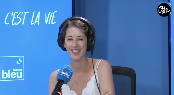 Face à l'issue fatale qui se dessinait, la journaliste avait fait le choix de s'unir malgré les circonstances de fin de vie à son compagnon Grégoire Lecalot.

Clémentine Vergnaud dans l'émission "C'est la vie" sur France Bleu en juin 2023.