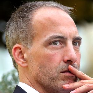 Le député européen a partagé une photo de Gabriel, de dos sur le chemin de l'école, visiblement motivé à l'idée d'entamer une nouvelle année scolaire.

Raphael Glucksmann ouvre la première journée de la deuxième édition des "Rencontres place publique" qui se tiennent comme chaque année à La Réole, dans le sud-ouest, France, le 4 octobre 2025. © Patrick Bernard/Bestimage
