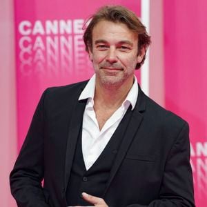 Patrick Puydebat au photocall de la seconde soirée du festival Canneseries saison 3 au Palais des Festivals à Cannes, le 10 octobre 2020. 
© Norbert Scanella / Panoramic / Bestimage