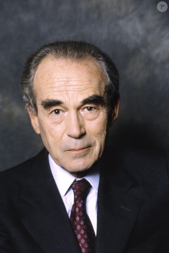 Archives - Portrait de Robert Badinter. Le 23 septembre 1998. © CEDRIC PERRIN / BESTIMAGE
