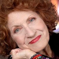 "Je suis toujours très bien dans mon hôtel particulier à Aix-en-Provence" : L'illustre comédienne Andréa Ferréol détaille son quotidien "tout confort"