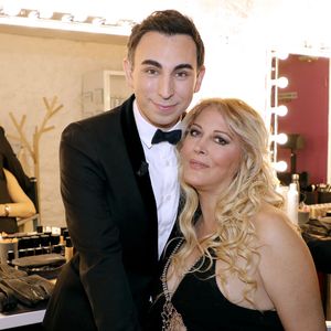 L'ancien lofteur en a profité pour tacler les proches de Loana. Évoquant ceux qui, selon lui, capitalisent sur le drame comme Jordan De Luxe : "Elle a tellement d’amis, qui sont bienveillants apparemment, que je les laisse y aller à ma place."

Exclusif - Jordan de Luxe et Loana Petrucciani lors de l'enregistrement de l'émission "Chez Jordan" à Paris. Le 26 octobre 2022

© Cédric Perrin / Bestimage