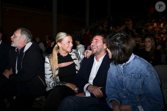 Exclusif - Kelly Vedovelli, Bernard Montiel, Géraldine Maillet et Jean-Michel Maire - Les célèbres personnalités de la télé se sont retrouvés avec bonheur, dans le Sud, à Vallauris Golf-Juan, pour assister à un magnifique show de cabaret, en présence de Mr Le Maire K. Luciano et ses adjoints, heureux de répondre à l'invitation du dynamique Président de l'association "Valoriser Vallauris Golf-Juan", Mr B. Darde, ce passionné d'art et du monde associatif projette également de créer un Musée de Sculpture à ciel ouvert , mêlant Art et Espace Public. © Jack Tribeca/Bestimage