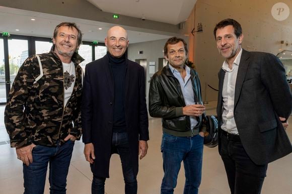 Exclusif - Jean-Luc Reichmann, Nicolas Canteloup, Laurent Mariotte, François Pellissier (Président exécutif de TF1 PUB et Directeur des Sports du Groupe TF1) - Vernissage de l'exposition photographique de Nikos Aliagas "Regards Miroirs" à la Seine Musicale à Boulogne-Billancourt le 14 avril 2022. "Regards Miroirs" proposera de découvrir des tirages à l'intérieur du bâtiment, mais également dans une vidéo interactive diffusée sur l'écran géant du parvis de la Seine Musicale. Le clip qui rassemble plus de 100 photographies d'artistes français et internationaux sera accompagnée d’une musique originale créée par I. Maalouf et son orchestre Free Spirit Ensemble. 
Le groupe TF1 se réjouit d'accompagner l'exposition « Regards Miroirs » de N. Aliagas, qui se tiendra à la Seine Musicale du 15 avril au 3 novembre 2022.
À l'occasion de cet événement, la chaîne d'information LCI ainsi que TF1Info.fr mettront en lumière cette exposition protéiforme sur le travail de N. Aliagas. © Cyril Moreau/Bestimage