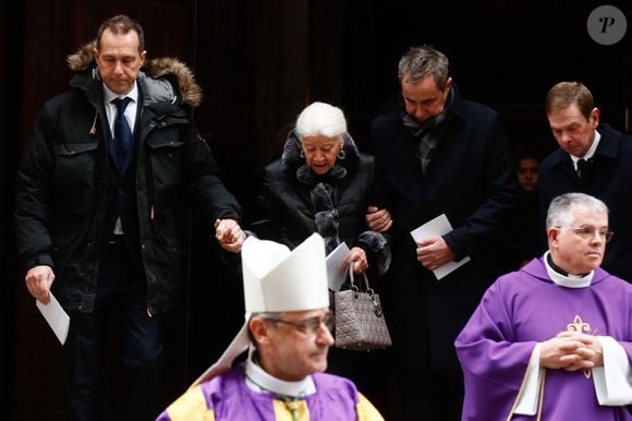 Exclusif - Nicole Pompidou, la veuve du défunt - Obsèques d'Alain Pompidou en l'église Saint-Louis-en-l'Île à Paris, le 18 décembre 2024. 
© Christophe Clovis / Bestimage