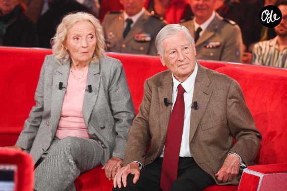 Exclusif - Alain Duhamel et son épouse France Duhamel lors de l'enregistrement de l'émission Vivement dimanche au studio Rive gauche, présentée par M.Drucker, diffusée sur France 3 le 14 juin 2026, à Paris, France, le 5 mai 2026. © Guillaume Gaffiot/Bestimage