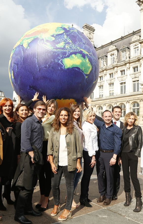 Marina Raibaldi, Anaïs Baydemir, Laurent Romejko, Eléonore Boccara, Myriam Seurat, Daniela Prepeliuc, Evelyne Dhéliat, Loïc Rousval, Marc Hay et Sandra Larue - Inauguration du 13ème Forum International de la Météo et du Climat à l'Hôtel de Ville de Paris, le 27 mai 2016. © Christophe Aubert via Bestimage