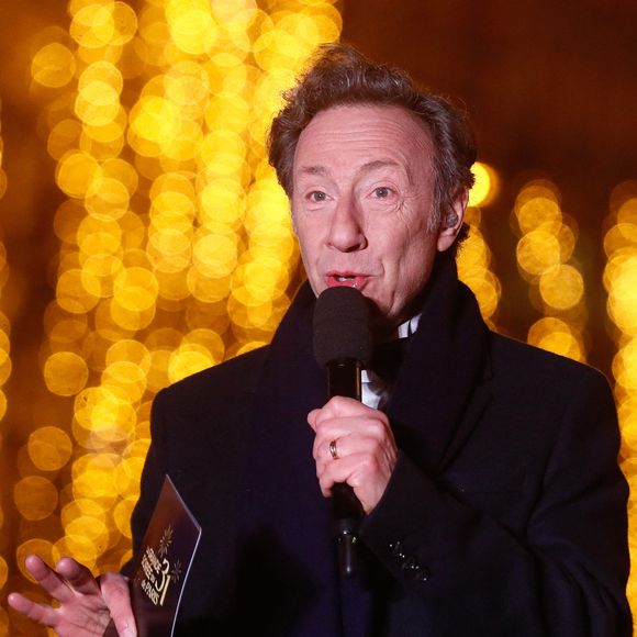 Absolument ! Dans une interview accordée à Ouest-France, il a annoncé qu'il sera enterré dans son jardin. 

Stéphane Bern lors de l’émission "La grande soirée du 31 décembre de Paris" diffusée sur France 2 sur les Champs-Elysées à Paris, France, le 31 décembre 2024.  © Clovis-Tribeca/Bestimage