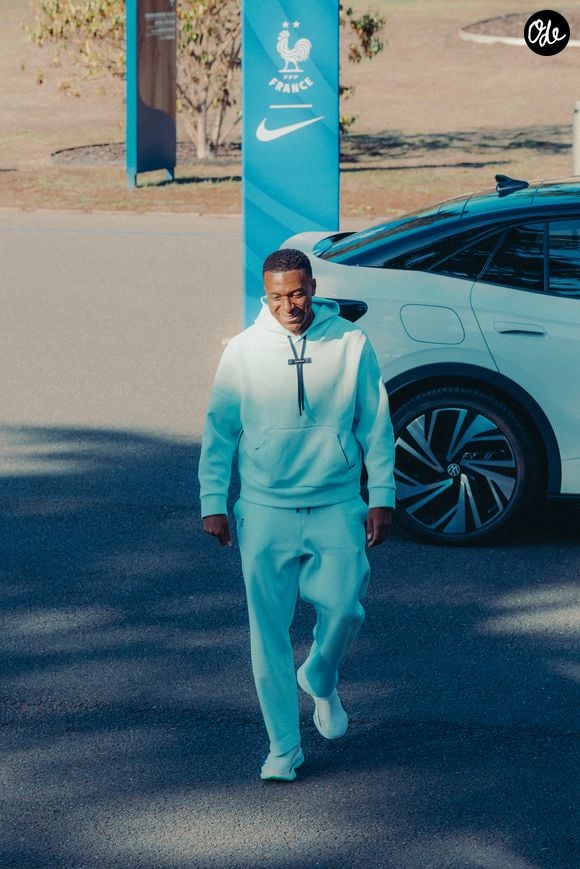 Kylian Mbappé - Les joueurs de l'équipe de France de football arrivent au centre d'entraînement de la Fédération française de football (FFF) à Clairefontaine-en-Yvelines, France, le 21 septembre 2026, pour une séance d'entraînement à quatre jours du match de Ligue des Nations de l'UEFA opposant la France à la Turquie. © FFF via Bestimage