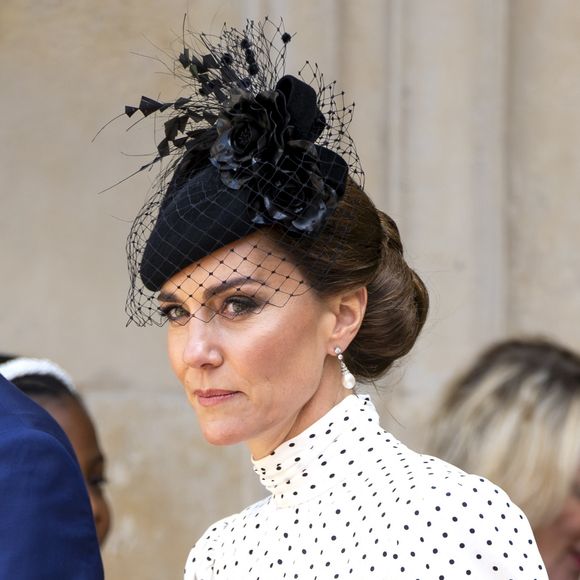 Londres, ROYAUME-UNI – Le roi Charles III d’Angleterre et la reine consort Camilla (Camilla Parker Bowles) ont conduit les membres seniors de la famille royale, d’anciens Premiers ministres ainsi que les dirigeants actuels du gouvernement et de l’opposition lors d’un service de remerciement pour le 80e anniversaire du jour de la Victoire en Europe (VE Day) à l’abbaye de Westminster.

Sur la photo : Catherine (Kate) Middleton, princesse de Galles