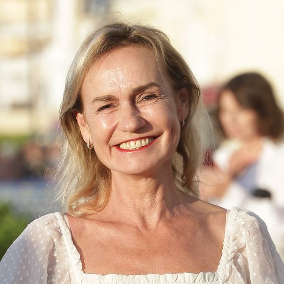 Erik Truffaz est un trompettiste de jazz suisse récompensé par une Victoire du jazz en 2005.

Sandrine Bonnaire - Arrivées des personnalités sur le tapis rouge lors de la 40e édition du Festival de Cabourg « Journées romantiques » le 12 juin 2026

© Coadic Guirec / Bestimage