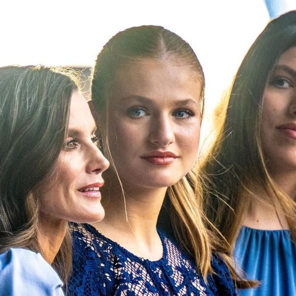 L'infante Sofia, la princesse héritière Leonor, La reine Letizia - La famille royale d'Espagne lors de la remise des prix Princesse de Gérone (Princess of Girona Awards) à Lloret del Mar le 10 juillet 2024. © Backgrid USA / Bestimage