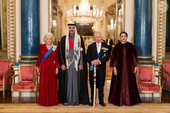 Le roi Charles III d'Angleterre et Camilla Parker Bowles, reine consort d'Angleterre - L'émir du Qatar Tamim ben Hamad Al-Thani et sa femme Jawaher bint Hamad bin Suhaim Al-Thani au dîner d'Etat au palais de Buckingham lors de sa visite d'Etat au Royaume-Uni, le 3 décembre 2024.