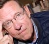 Sur X, le spécialiste des questions militaires a révélé le 27 août 2026 souffrir d’une récidive de cancer touchant la colonne vertébrale.

Pierre Servent lors du Festival du Livre de Paris 2023 au Grand Palais Éphémère. 

© Cédric Perrin / Bestimage