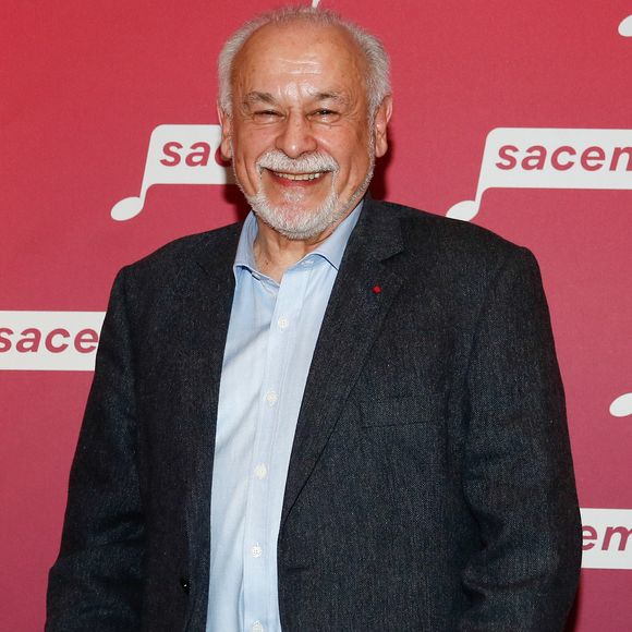 Francis Perrin fut la tête d'affiche de la fiction policière de France 3 intitulée "Mongeville"

Exclusif - Francis Perrin - Photocall de la soirée en hommage à Jean-Loup Dabadie à la SACEM à Neuilly-sur-Seine, le 07 avril 2025. © Christophe Clovis / Bestimage