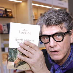 Il s'est d'ailleurs confié sur le sujet sur les ondes d'Europe 1
Marc Lavoine - Festival du Livre de Paris 2025 au Grand Palais à Paris le 12 avril 2025.
© Cédric Perrin / Bestimage