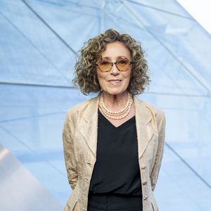 Mireille Dumas - Arrivées à la cérémonie d'ouverture du 64ème Festival de Télévision de Monte Carlo au Grimaldi Forum de Monaco le 13 juin 2025. ©Pierre Perusseau / Osuna / Bestimage