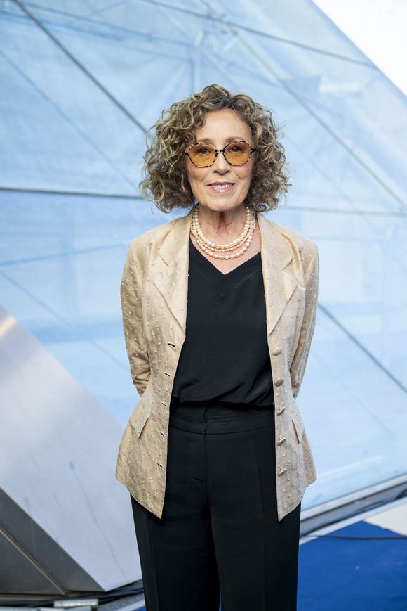Mireille Dumas - Arrivées à la cérémonie d'ouverture du 64ème Festival de Télévision de Monte Carlo au Grimaldi Forum de Monaco le 13 juin 2025. ©Pierre Perusseau / Osuna / Bestimage