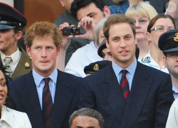 Prince Harry et Prince William.  Backgrid USA / Bestimage