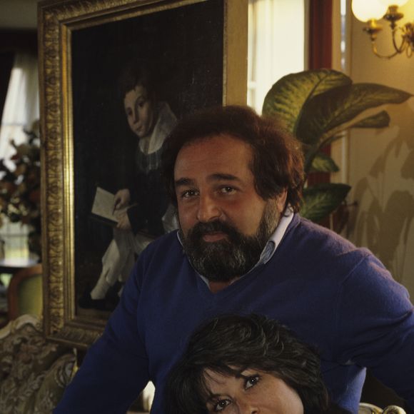 Archives - En France, dans le Val d'Oise, à Haute-Isle, chez lui, Richard ANTHONY avec son épouse Sabine Jean Lenoir via Bestimage