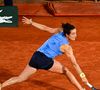 Elle sombre mentalement, refuse d’abord l’aide, puis finit par consulter un psy, ce qui l’aide à rebondir.

Lois Boisson durant la demi-finale féminine à Roland-Garros le 5 juin 2025. Photo by Sandra Ruhaut/Icon Sport/ABACAPRESS.COM