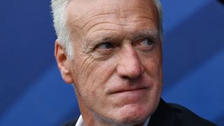 Loin de la pression de l'Équipe de France : Comment Didier Deschamps s'occupe vraiment depuis son départ