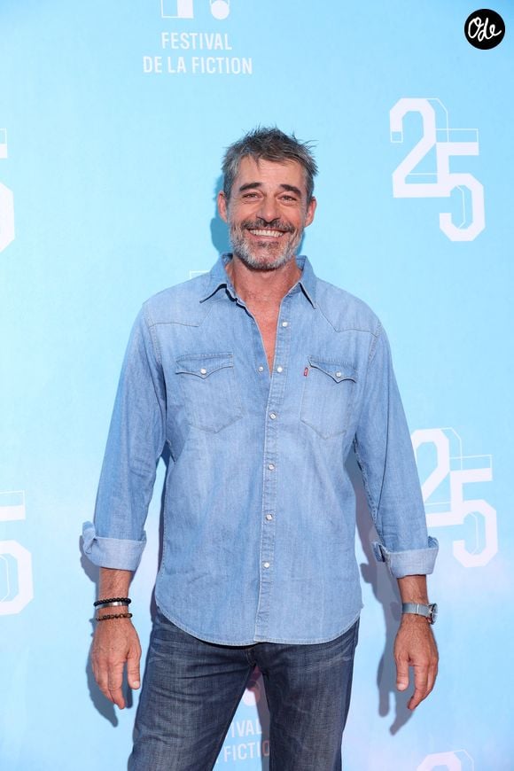 Thierry Neuvic lors de la 25e édition du Festival de la fiction télé de La Rochelle, le 15 septembre 2023. 

Denis Guignebourg / Bestimage