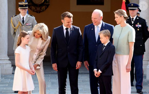 La princesse Gabriella, Brigitte Macron, le président Emmanuel Macron, le prince Albert II de Monaco, Le prince héréditaire Jacques de Monaco, La princesse Charlène de Monaco lors de l'accueil du couple présidentiel français par le couple princier de Monaco au palais princier le 7 juin 2025

© Dominique Jacovides / Bestimage