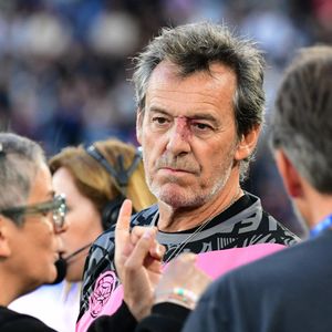 Jean-Luc Reichmann - Célébrités lors du match de gala caritatif entre l’équipe de Nico Capone et celle de Redouane Bougheraba au profit des fondations Théodora et Terres d’espoir en faveur des enfants hospitalisés et des personnes en difficulté au stade de la Tuiliere  à Lausanne en Suisse le 6 Septembre 2025. © Romain Doucelin/Bestimage