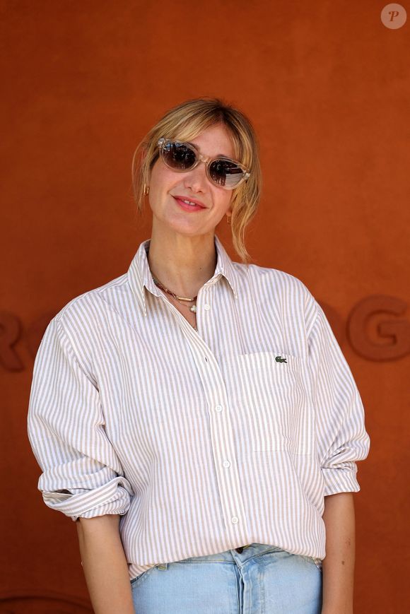 Caroline Anglade au village lors des Internationaux de France de Tennis de Roland Garros 2026. Paris, le 26 mai 2026.
© Jacovides / Moreau / Bestimage