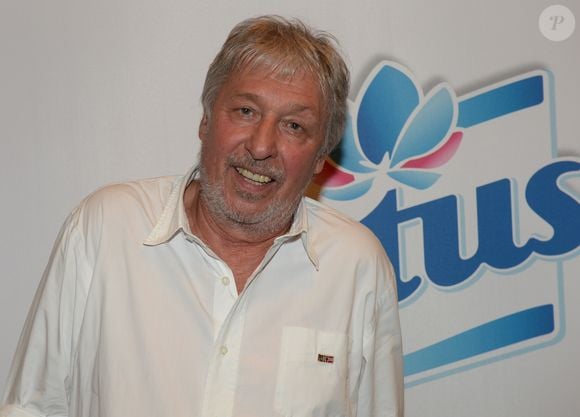 Cookie Dingler - Vendredi 21 septembre 2018, à l’Olympia de nombreuses personnalités ont célébré le lancement de Lotus Moltonel Sans Tube, le premier papier toilette sans tube à destination du grand public, en rendant hommage à plusieurs décennies de tubes avec un concert exceptionnel réunissant le temps d’une soirée toutes les stars emblématiques des années 80. © Veeren/Bestimage