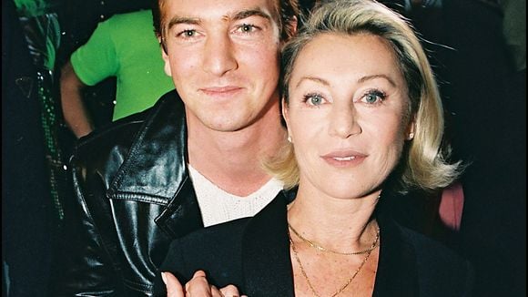 Sheila a quitté Neuilly pour le bien de son fils Ludovic qu'elle a eu avec Ringo, elle s’est installée dans une maison de 1000m2 située dans les Yvelines